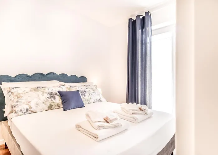 Bbhome Penthouse Bright And Elegant Metro Conca D'oro Apartament