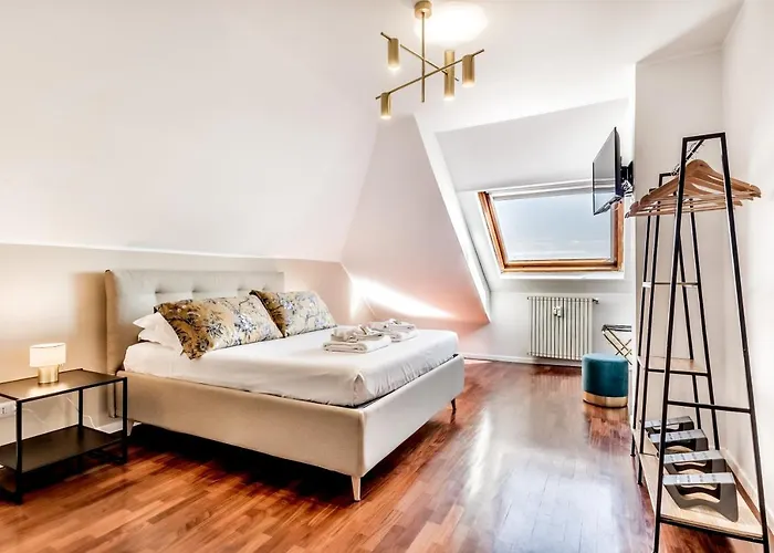 Bbhome Penthouse Bright And Elegant Metro Conca D'oro Apartament *