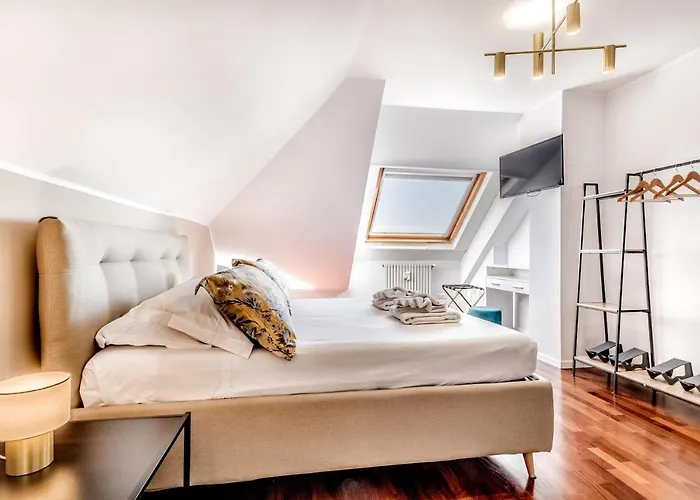Bbhome Penthouse Bright And Elegant Metro Conca D'oro Apartament